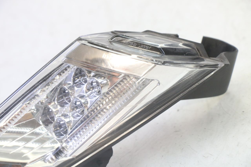 photo de FANALE POSTERIORE DESTRO PEUGEOT SATELIS 125 (2010 - 2012) - Zoom sullo stato d'uso