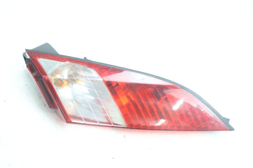 photo de FANALE POSTERIORE DESTRO PEUGEOT SATELIS 125 (2006 - 2009) - Vista principale