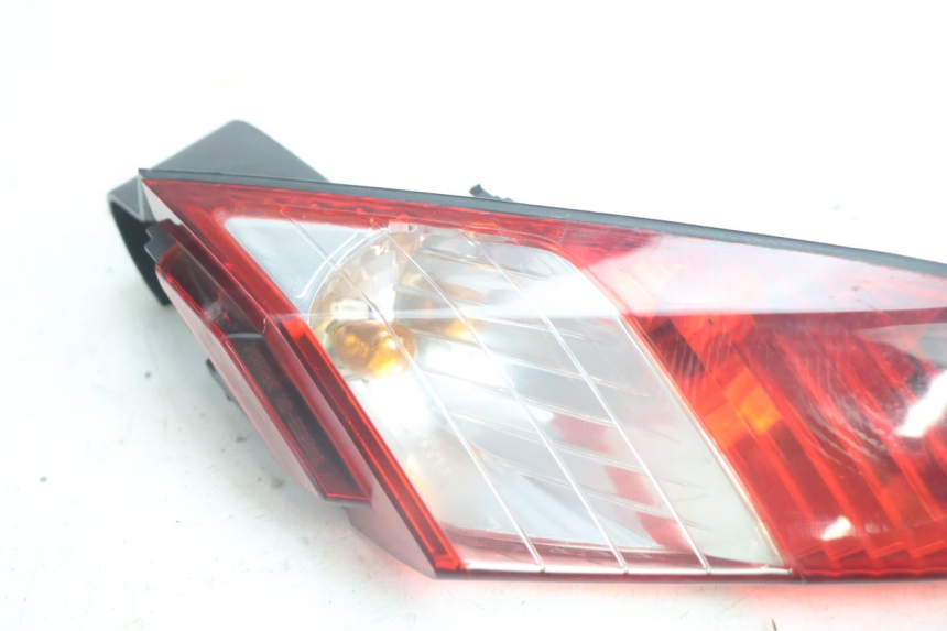 photo de FANALE POSTERIORE DESTRO PEUGEOT SATELIS 125 (2006 - 2009) - Dettaglio del componente