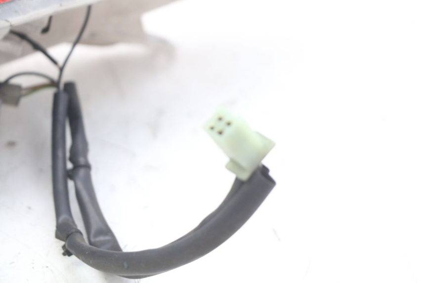 photo de FANALE STOP DESTRA MBK SKYCRUISER 125 (2006 - 2009) - Zoom sullo stato d'uso