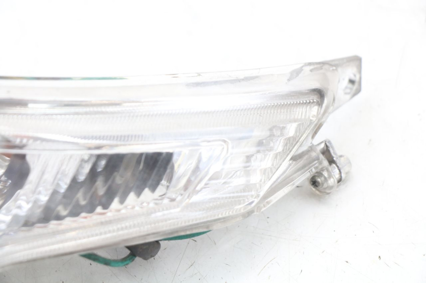 photo de Fanale posteriore destro PEUGEOT VIVACITY NEW 4T 50 (2008 - 2017) - Zoom sullo stato d'uso