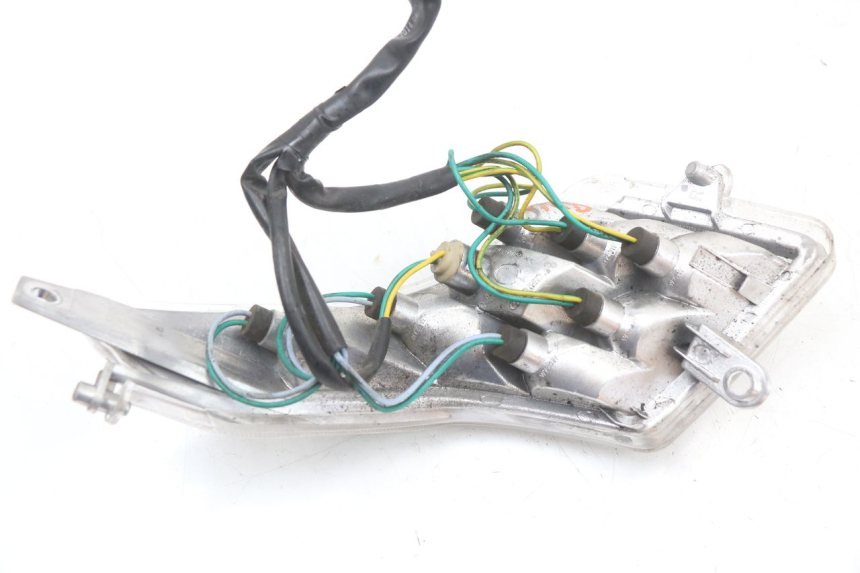 photo de Fanale posteriore destro PEUGEOT VIVACITY NEW 4T 50 (2008 - 2017) - Primo piano tecnico