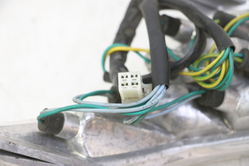 photo de Fanale posteriore destro PEUGEOT VIVACITY NEW 4T 50 (2008 - 2017) - Primo piano tecnico