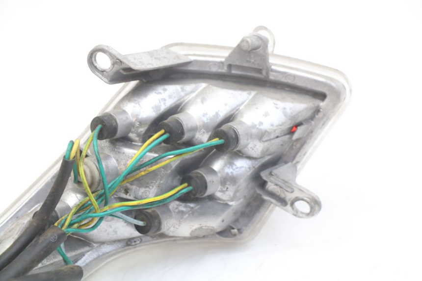 photo de Fanale posteriore destro PEUGEOT VIVACITY 125 (2010 - 2017) - Primo piano tecnico