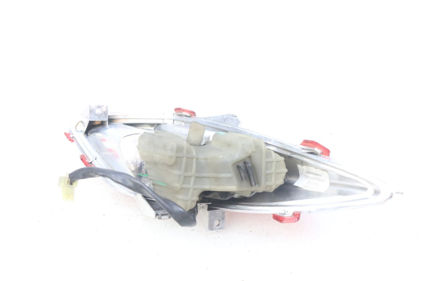photo de FANALE POSTERIORE DESTRO YAMAHA X-MAX XMAX 125 (2010 - 2013) - Zoom sullo stato d'uso