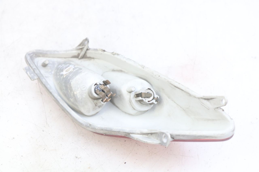 photo de FANALE POSTERIORE DESTRO YAMAHA XMAX X-MAX 125 (2006 - 2009) - Zoom sullo stato d'uso