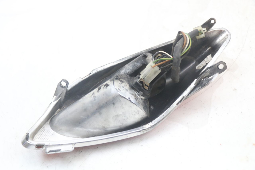 photo de FANALE POSTERIORE DESTRO YAMAHA XMAX X-MAX 125 (2006 - 2009) - Dettagli dei punti di fissaggio