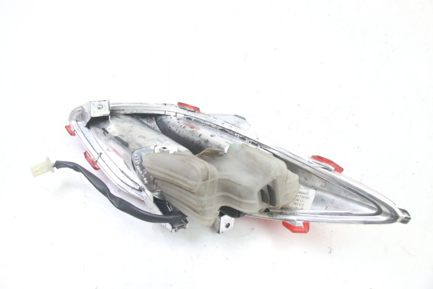 photo de FANALE POSTERIORE DESTRO YAMAHA X-MAX XMAX 125 (2010 - 2013) - Primo piano tecnico