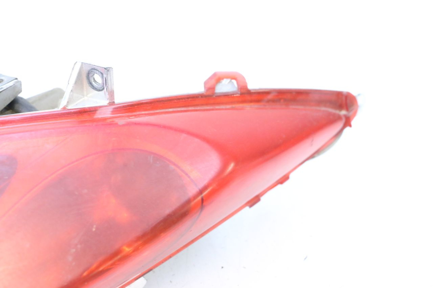 photo de FANALE POSTERIORE DESTRO YAMAHA X-MAX XMAX 125 (2010 - 2013) - Zoom sullo stato d'uso