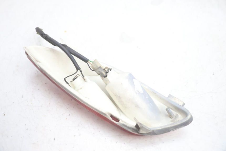 photo de FANALE POSTERIORE DESTRO YAMAHA XMAX X-MAX 125 (2006 - 2009) - Primo piano tecnico