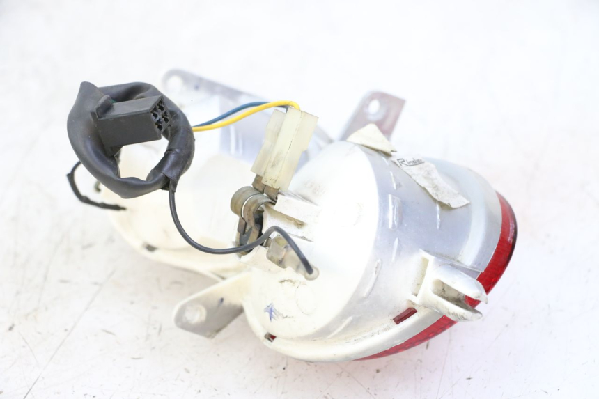 photo de FANALE STOP DESTRA YAMAHA YP MAJESTY 125 (2007 - 2010) - Zoom sullo stato d'uso