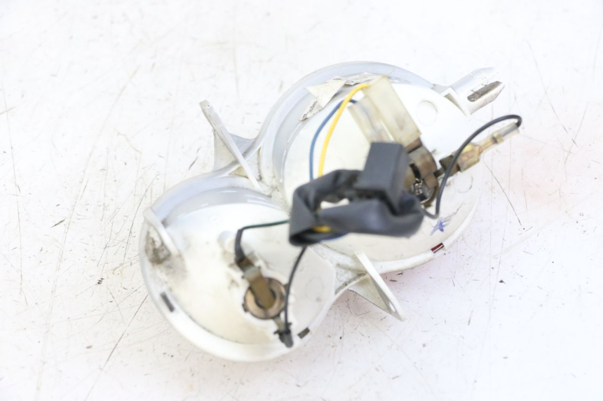 photo de FANALE STOP DESTRA YAMAHA YP MAJESTY 125 (2007 - 2010) - Altra angolazione