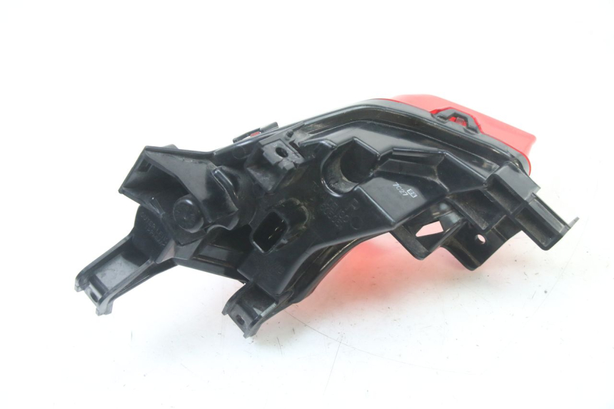 photo de FANALE STOP DESTRA YAMAHA YP T-MAX TMAX 530 (2017 - 2020) - Primo piano tecnico