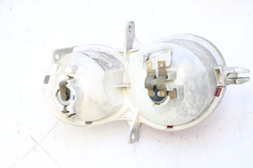 photo de FANALE STOP DESTRA YAMAHA YP MAJESTY 125 (2007 - 2010) - Zoom sullo stato d'uso