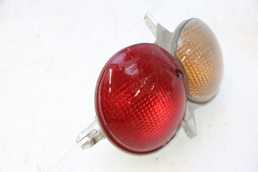 photo de FANALE STOP DESTRA YAMAHA YP MAJESTY 125 (2007 - 2010) - Vista d'insieme del prodotto