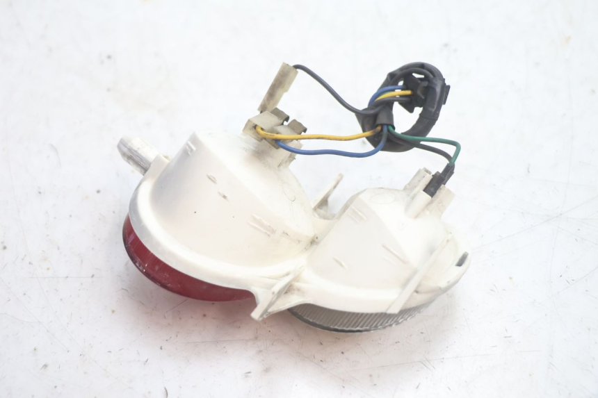 photo de FANALE STOP DESTRA YAMAHA YP MAJESTY 125 (2002 - 2006) - Altra angolazione
