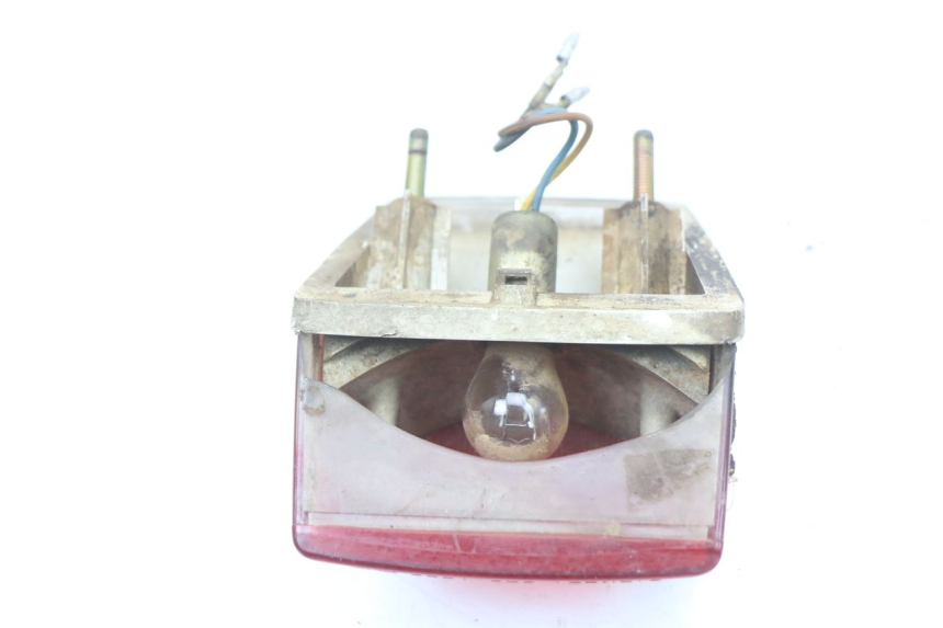 photo de FANALE STOP POSTERIORE  YAMAHA DTLC 125 (1982 - 1987) - Dettagli dei punti di fissaggio