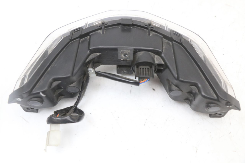 photo de FANALE STOP POSTERIORE  LONGJIA EASY MAX 125 (2020 - 2024) - Primo piano tecnico