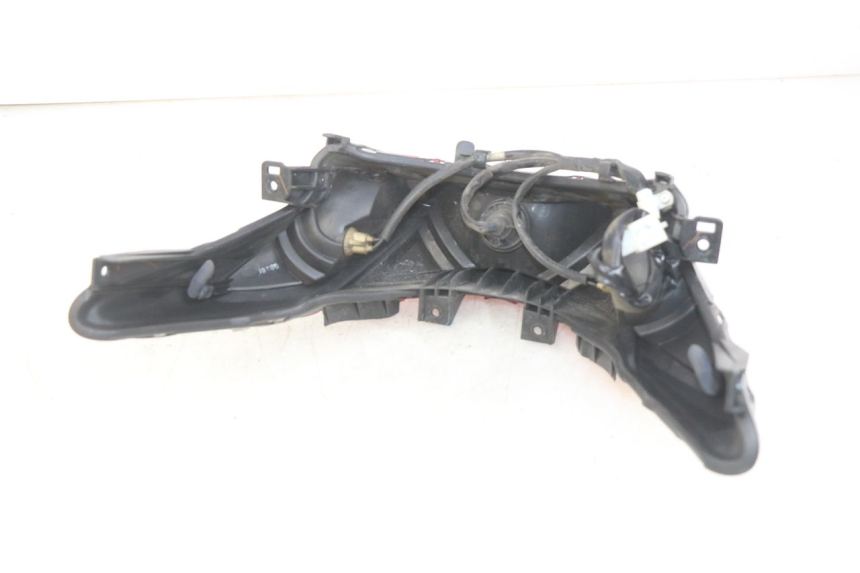 photo de FANALE POSTERIORE YAMAHA D'ELIGHT DELIGHT 125 (2017 - 2020) - Stato della superficie e materiale