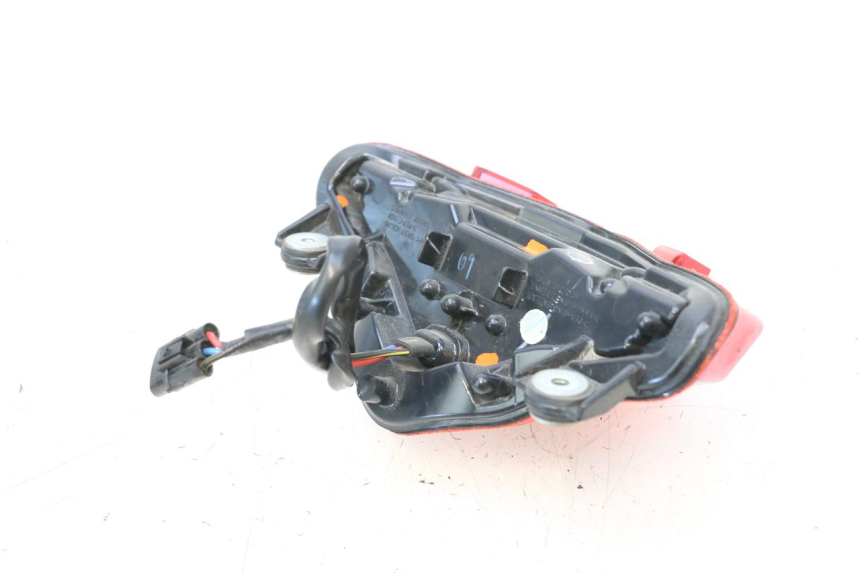 photo de FANALE STOP POSTERIORE  KAWASAKI ER-6 ER6 F ABS 650 (2012 - 2016) - Stato della superficie e materiale