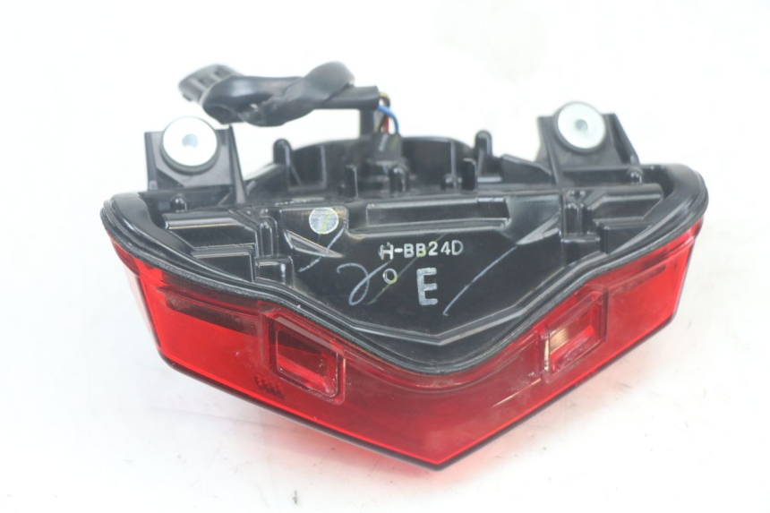 photo de FANALE STOP POSTERIORE  KAWASAKI ER-6 ER6 N 650 (2012 - 2016) - Dettagli dei punti di fissaggio