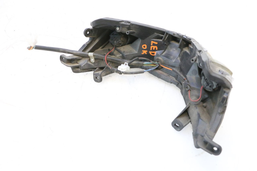 photo de FANALE POSTERIORE JM MOTORS EVOLIS 4T 50 (2018 - 2022) - Dettagli dei punti di fissaggio