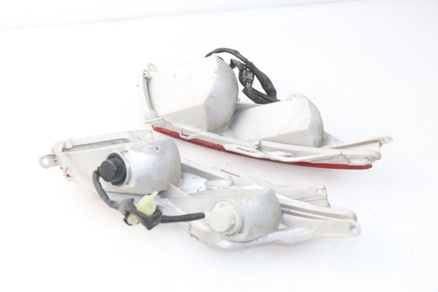 photo de Fanale posteriore HONDA FES PANTHEON 125 (2003 - 2007) - Zoom sullo stato d'uso
