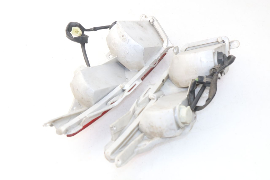 photo de Fanale posteriore HONDA FES PANTHEON 125 (2003 - 2007) - Altra angolazione