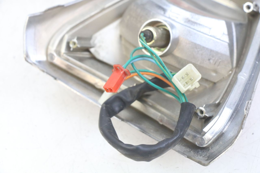 photo de FANALE POSTERIORE SYM FIDDLE 3 III 125 (2014 - 2020) - Altra angolazione