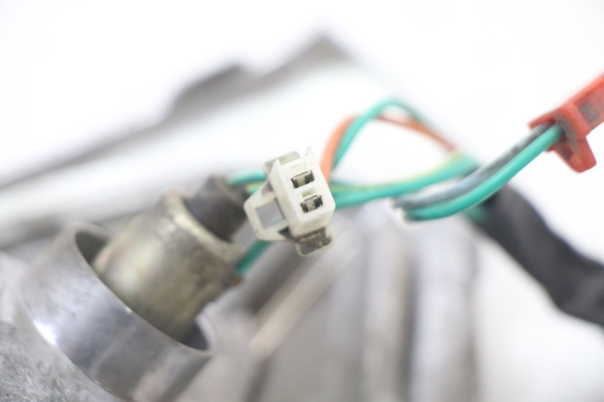 photo de FANALE POSTERIORE SYM FIDDLE 3 III 125 (2014 - 2020) - Stato della superficie e materiale