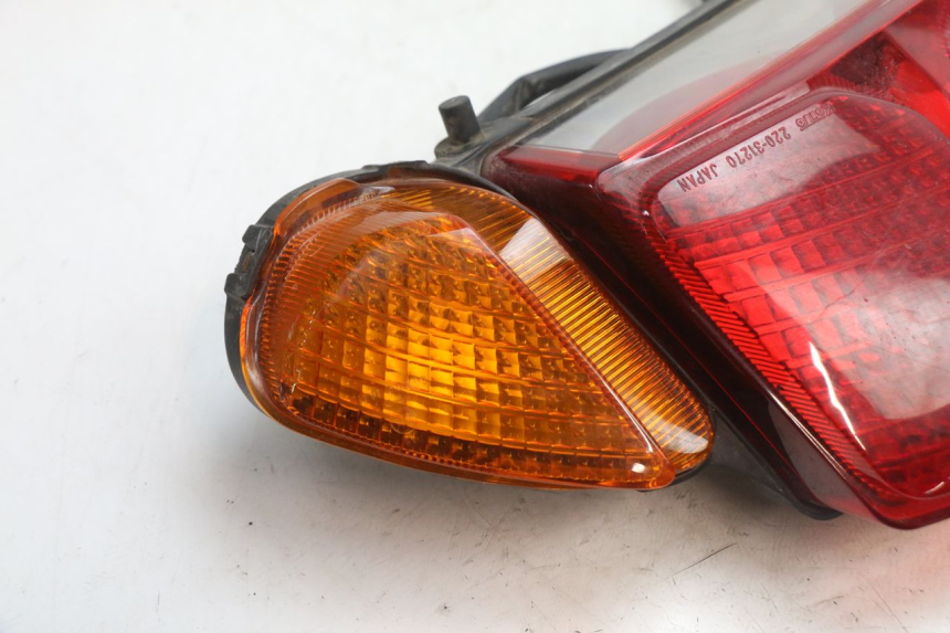 photo de FANALE STOP POSTERIORE  YAMAHA FJR 1300 (2001 - 2005) - Zoom sullo stato d'uso