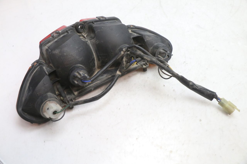 photo de FANALE STOP POSTERIORE  YAMAHA FJR 1300 (2001 - 2005) - Stato della superficie e materiale