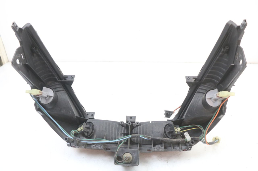 photo de FANALE STOP POSTERIORE  HONDA FJS SILVER WING SILVERWING 400 (2005 - 2008) - Caratteristiche distintive