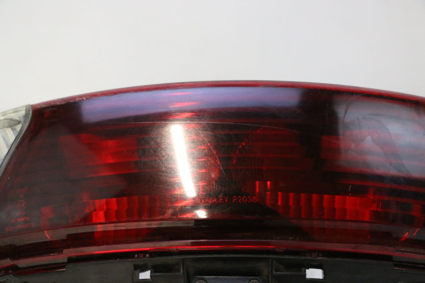 photo de FANALE STOP POSTERIORE  HONDA FJS SILVER WING SILVERWING 400 (2005 - 2008) - Dettaglio del componente