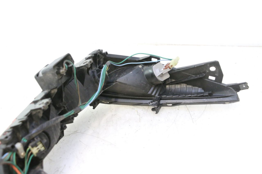 photo de FANALE STOP POSTERIORE  HONDA FJS SILVER WING SILVERWING 400 (2005 - 2008) - Primo piano ad alta risoluzione