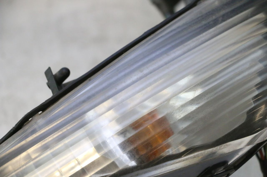 photo de FANALE STOP POSTERIORE  HONDA FJS SILVER WING SILVERWING 400 (2005 - 2008) - Primo piano tecnico