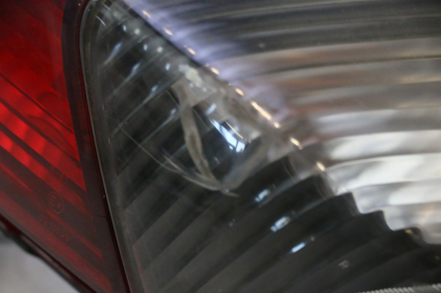photo de FANALE STOP POSTERIORE  HONDA FJS SILVER WING SILVERWING 400 (2005 - 2008) - Primo piano ad alta risoluzione