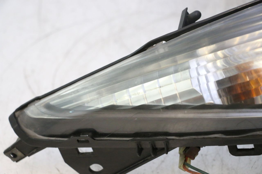 photo de FANALE STOP POSTERIORE  HONDA FJS SILVER WING SILVERWING 400 (2005 - 2008) - Dettagli dei punti di fissaggio