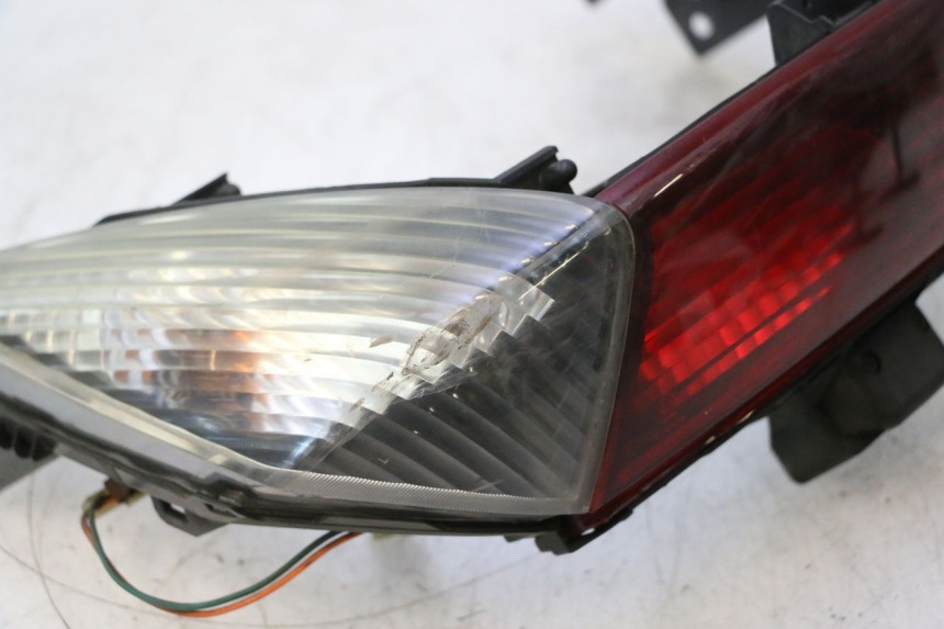 photo de FANALE STOP POSTERIORE  HONDA FJS SILVER WING SILVERWING 400 (2005 - 2008) - Stato della superficie e materiale