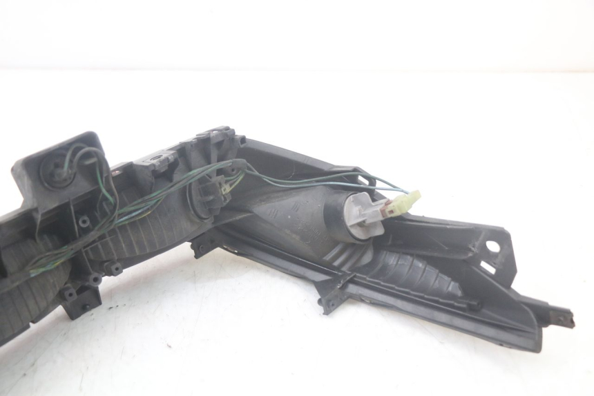 photo de FANALE STOP POSTERIORE  HONDA FJS SILVERWING SILVER WING 600 (2001 - 2010) - Caratteristiche distintive