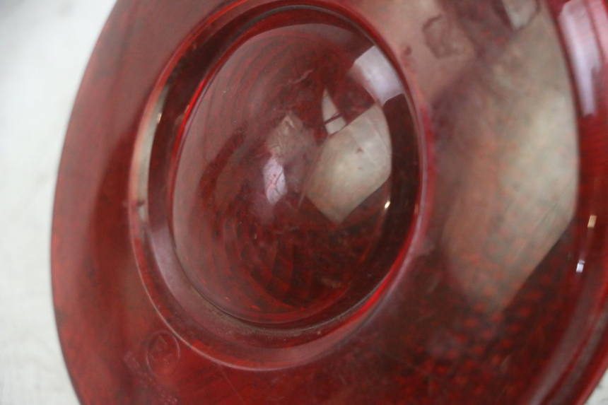 photo de FANALE POSTERIORE VENESI FLY RETRO 4T 50 (2020 - 2025) - Marcature e riferimenti originali