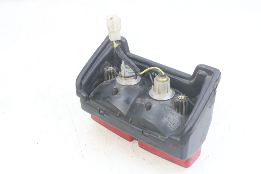 photo de FANALE POSTERIORE YAMAHA FZS FAZER 600 (1998 - 2001) - Altra angolazione