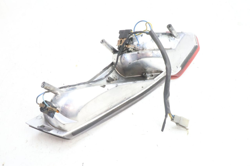 photo de FANALE STOP SINISTRA APRILIA ATLANTIC S 125 (2010 - 2013) - Stato della superficie e materiale