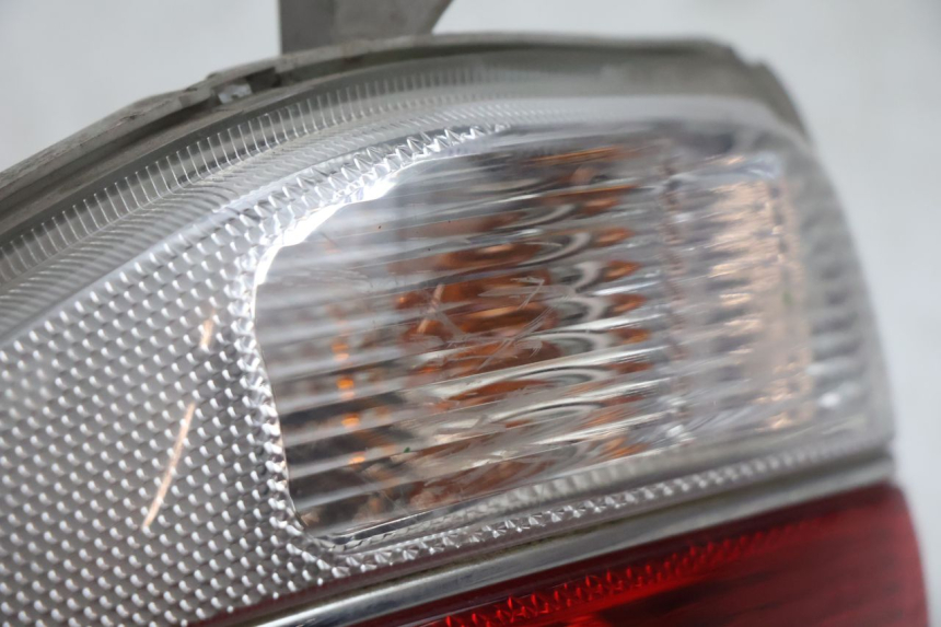 photo de FANALE STOP SINISTRA SUZUKI BURGMAN EXECUTIVE ABS 650 (2006 - 2012) - Altra angolazione