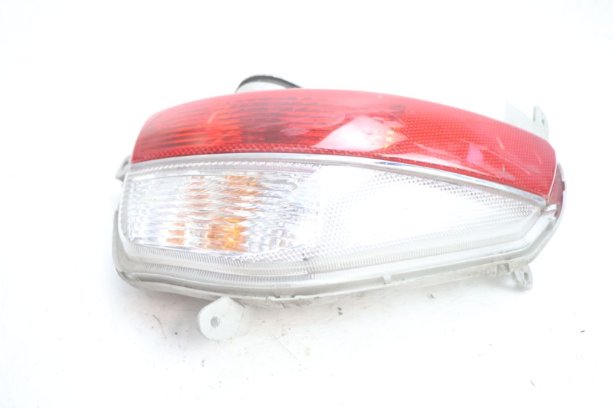 photo de FANALE STOP SINISTRA SUZUKI BURGMAN EXECUTIVE ABS 650 (2006 - 2012) - Primo piano tecnico