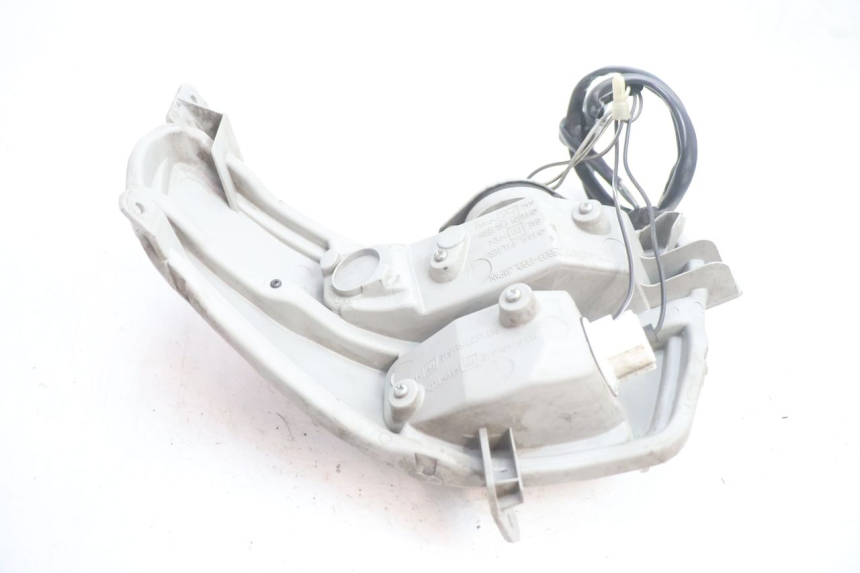 photo de FANALE STOP SINISTRA SUZUKI BURGMAN EXECUTIVE ABS 650 (2006 - 2012) - Stato della superficie e materiale