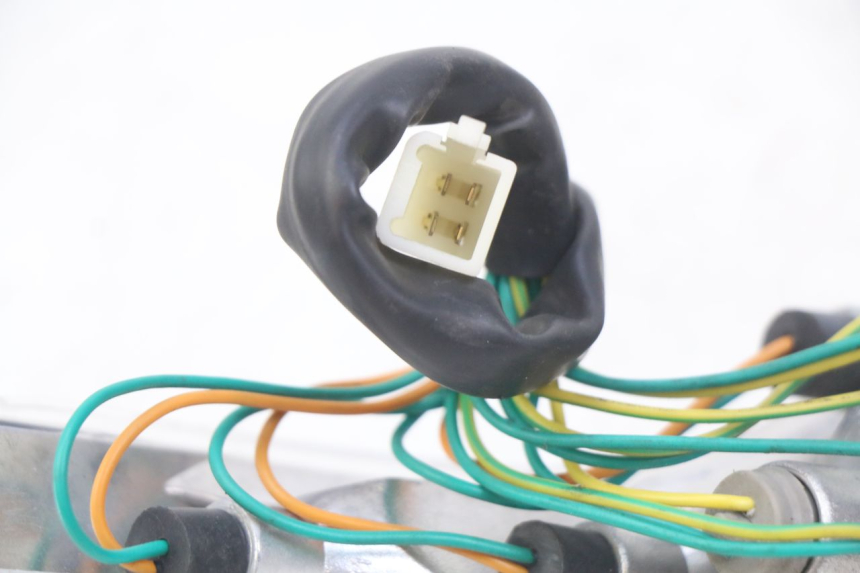 photo de FANALE POSTERIORE SINISTRO PEUGEOT E-VIVACITY 1 (2012 - 2018) - Altra angolazione