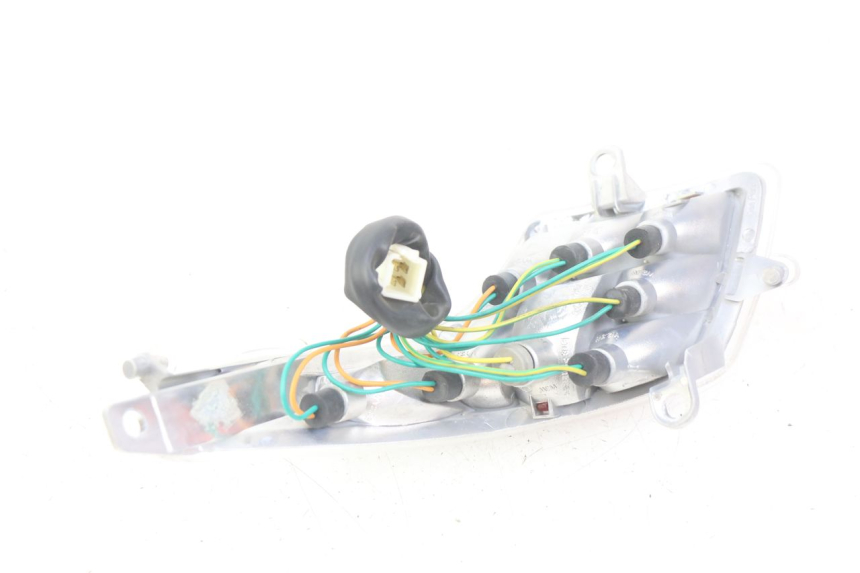 photo de FANALE POSTERIORE SINISTRO PEUGEOT E-VIVACITY 1 (2012 - 2018) - Primo piano tecnico