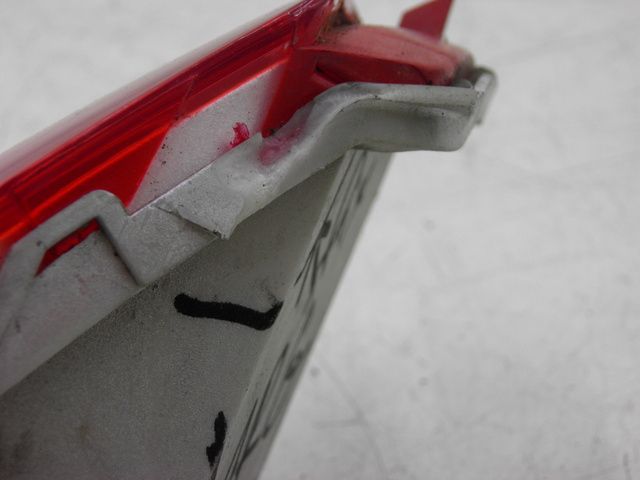 photo de FANALE POSTERIORE SINISTRO HONDA FES PANTHEON 125 (2003 - 2007) - Dettagli dei punti di fissaggio