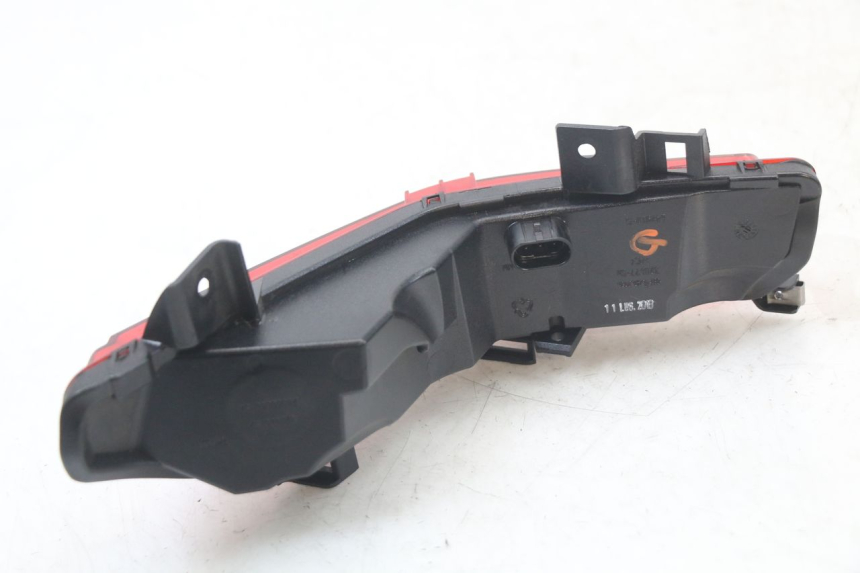 photo de FANALE STOP SINISTRA PIAGGIO MP3 HPE 350 (2018 - 2020) - Stato della superficie e materiale